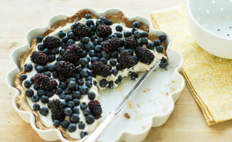 blue berries cake